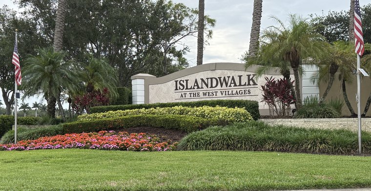 IslandWalk entrance, Venice FL - IslandWalk home values by Putnam Realty Group